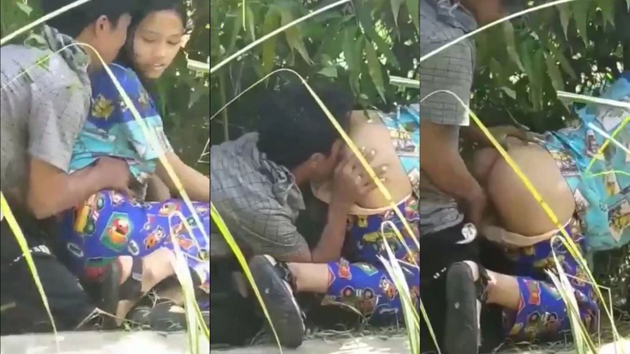 ခြုံထဲရှယ်ကုန်းပေးတဲ့စော်လေး